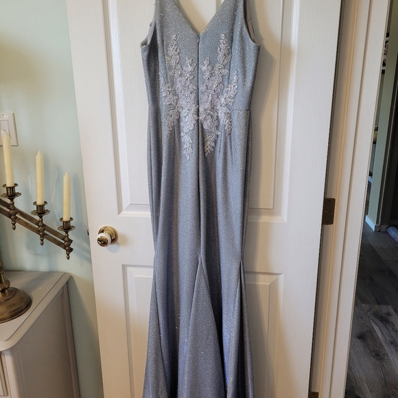 Mermaid Style Grad Dress - Picture 4 of 8